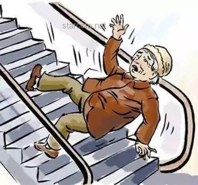 老人自制电梯上5楼，多部门劝解下的坚持与反思